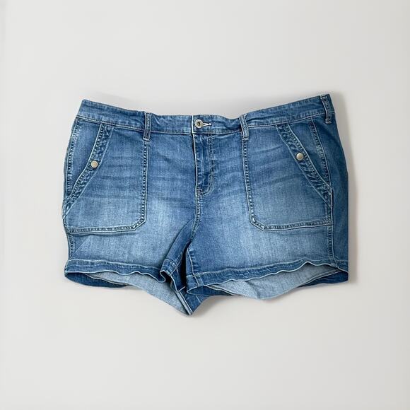 Torrid Denim Shorts Size 20 Flap Pocket Jean Summer Casual Basic Neutral Stretch - Picture 1 of 5
